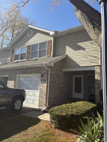 408 South Wenbriar Square Addison IL 60101