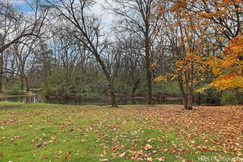 11 Lakewood Drive Bannockburn IL 60015