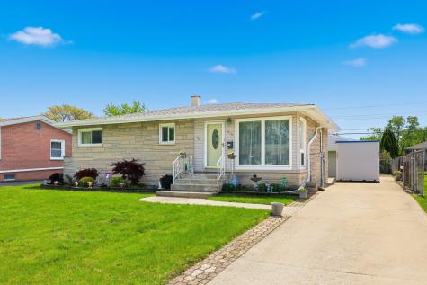 329 East Myrick Avenue Addison IL 60101