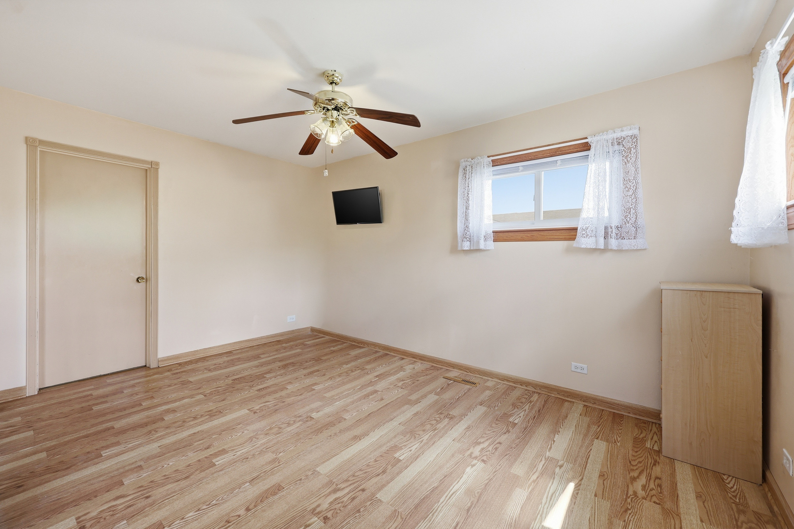 329 East Myrick Avenue Addison IL 60101