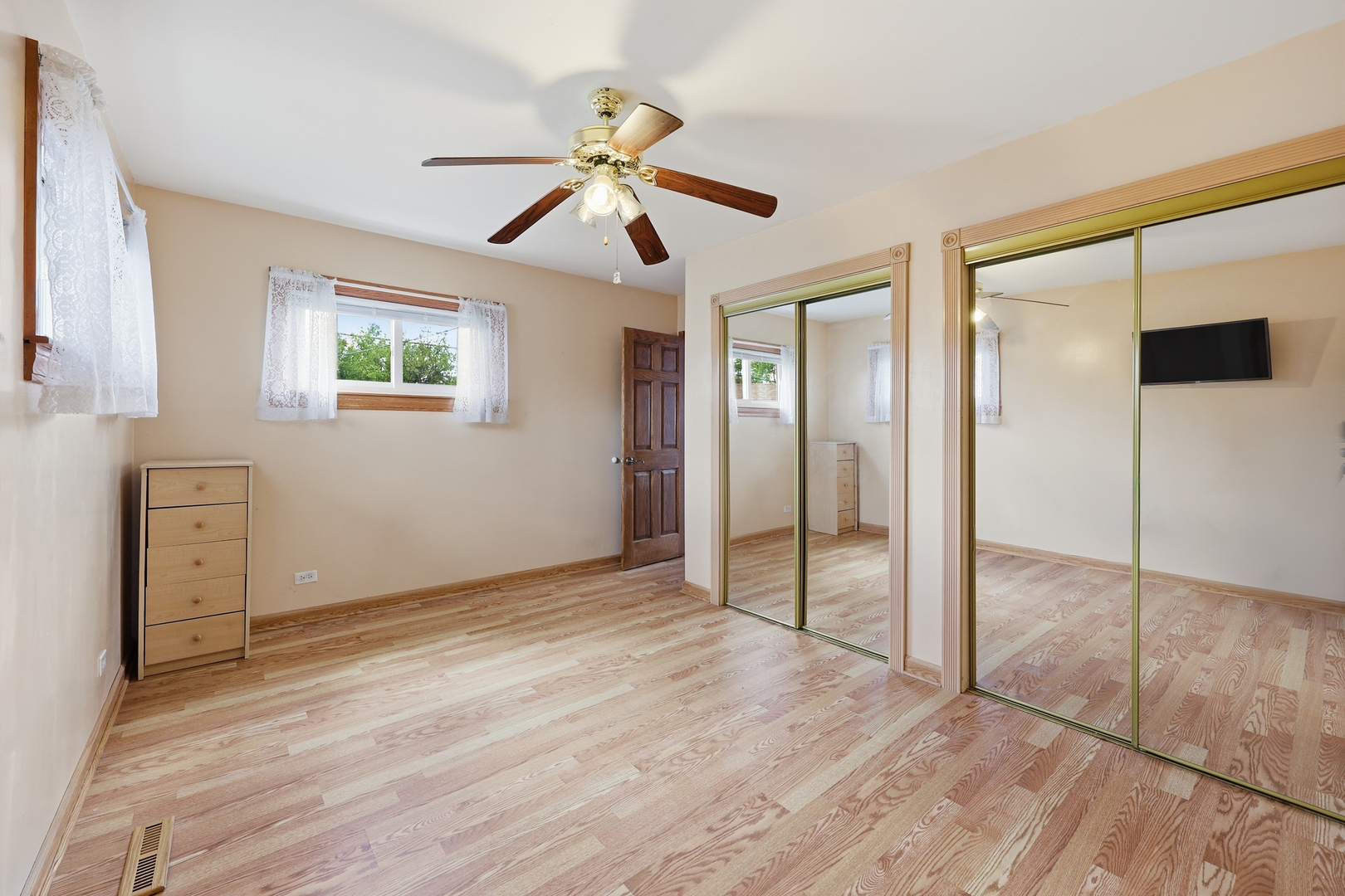 329 East Myrick Avenue Addison IL 60101