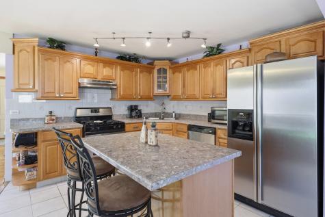 329 East Myrick Avenue Addison IL 60101