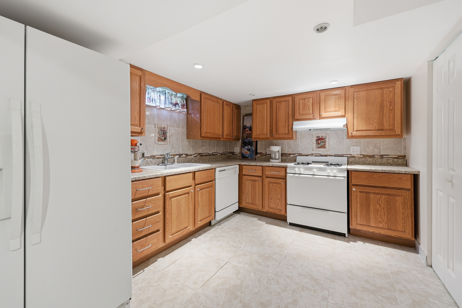 329 East Myrick Avenue Addison IL 60101