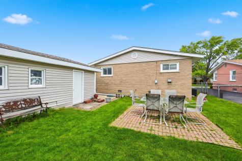 329 East Myrick Avenue Addison IL 60101