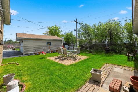 329 East Myrick Avenue Addison IL 60101