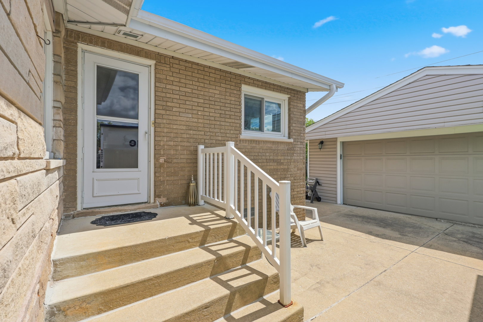329 East Myrick Avenue Addison IL 60101