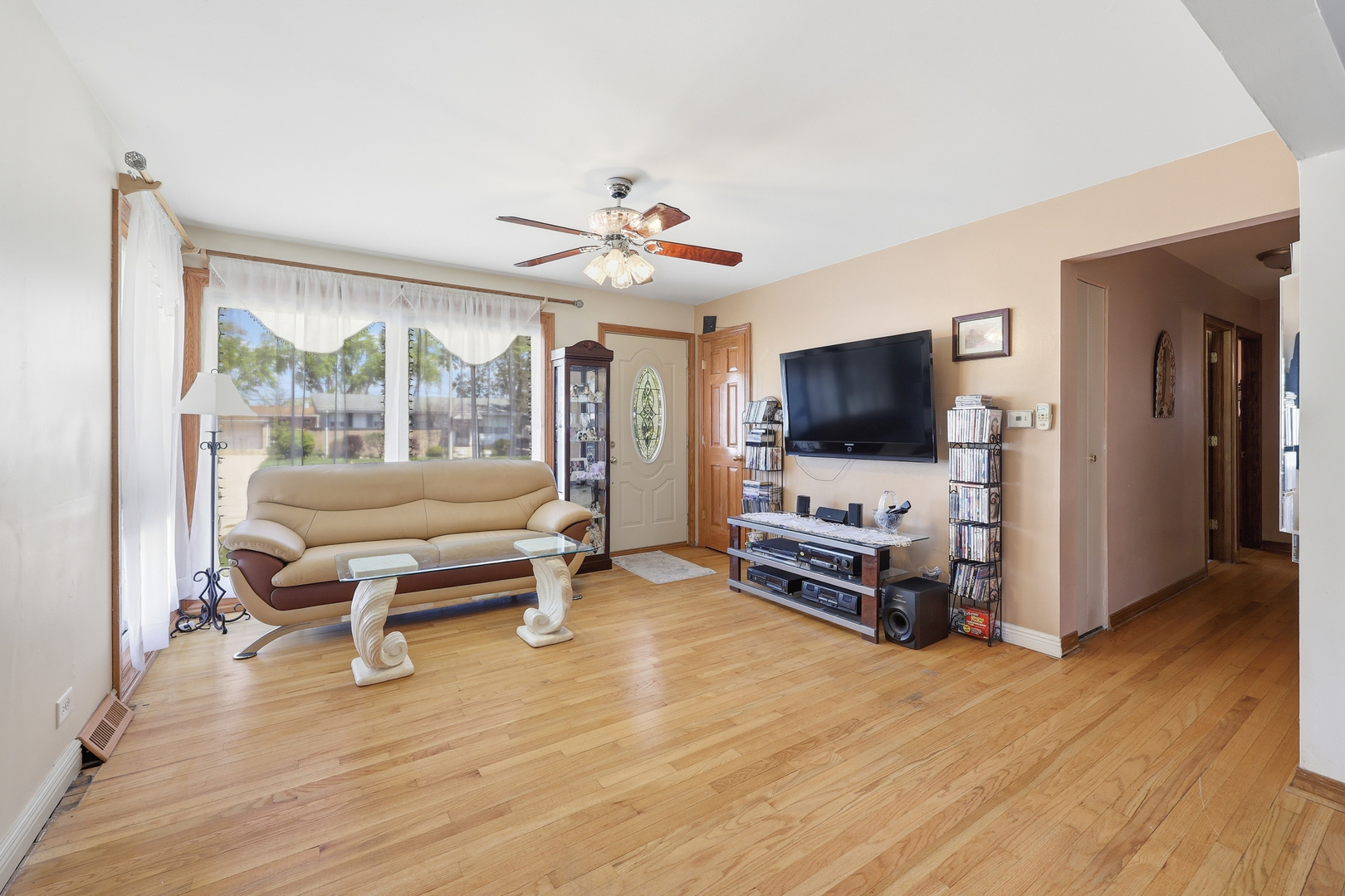 329 East Myrick Avenue Addison IL 60101
