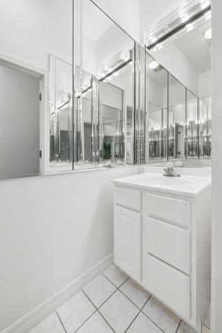 734 South Oakley Boulevard Chicago IL 60612