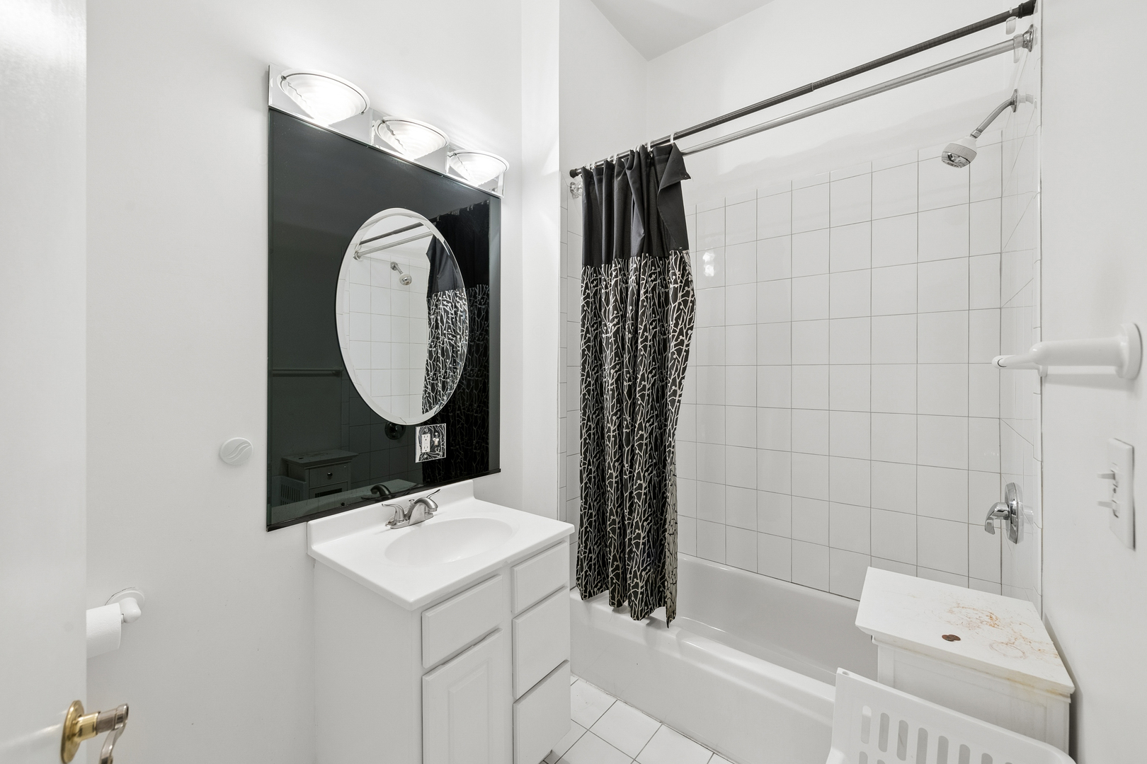 734 South Oakley Boulevard Chicago IL 60612