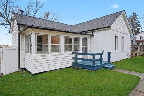 205 East Taylor Street Grant Park IL 60940