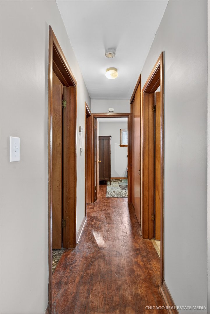 871 South Chatham Avenue Addison IL 60101