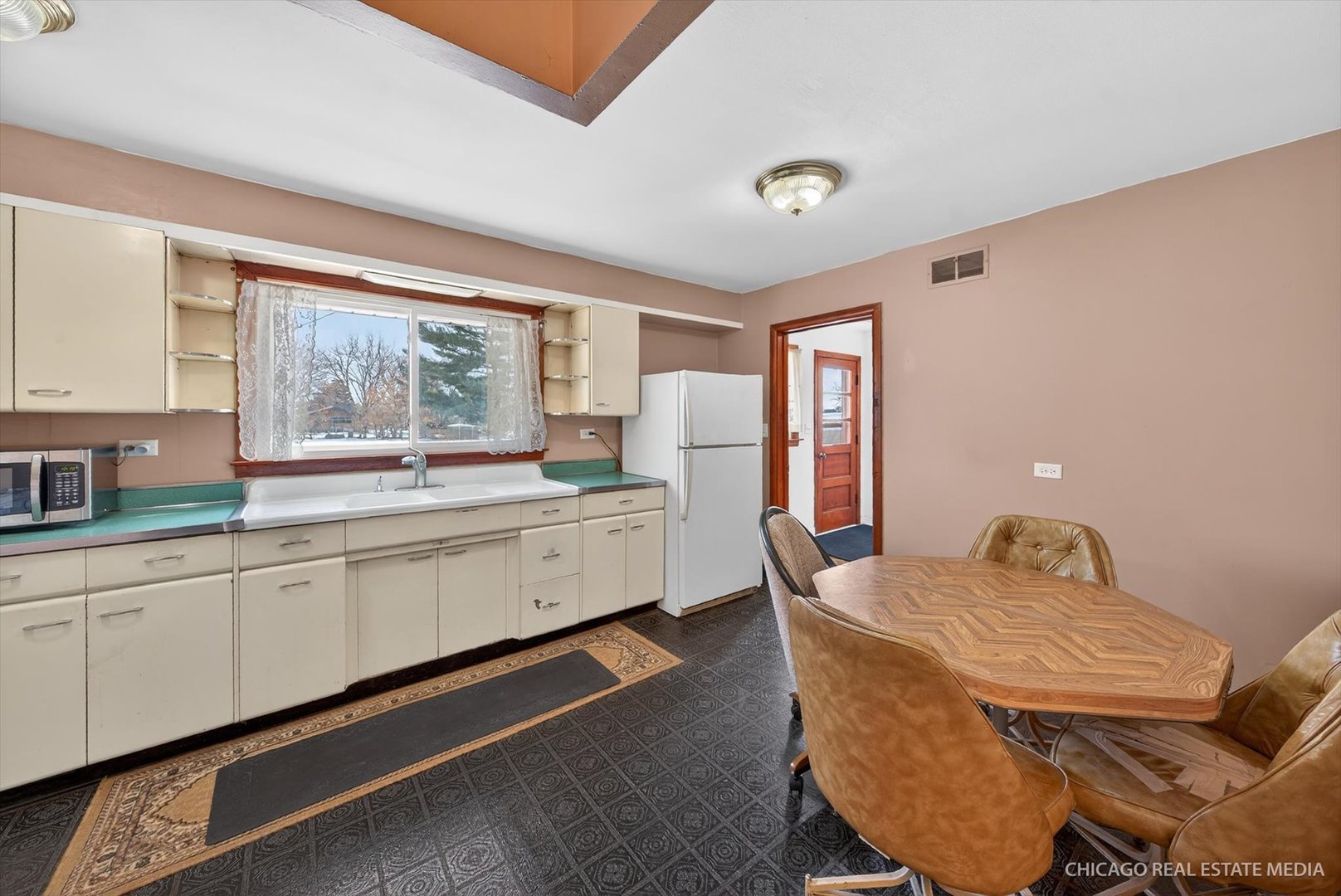 871 South Chatham Avenue Addison IL 60101