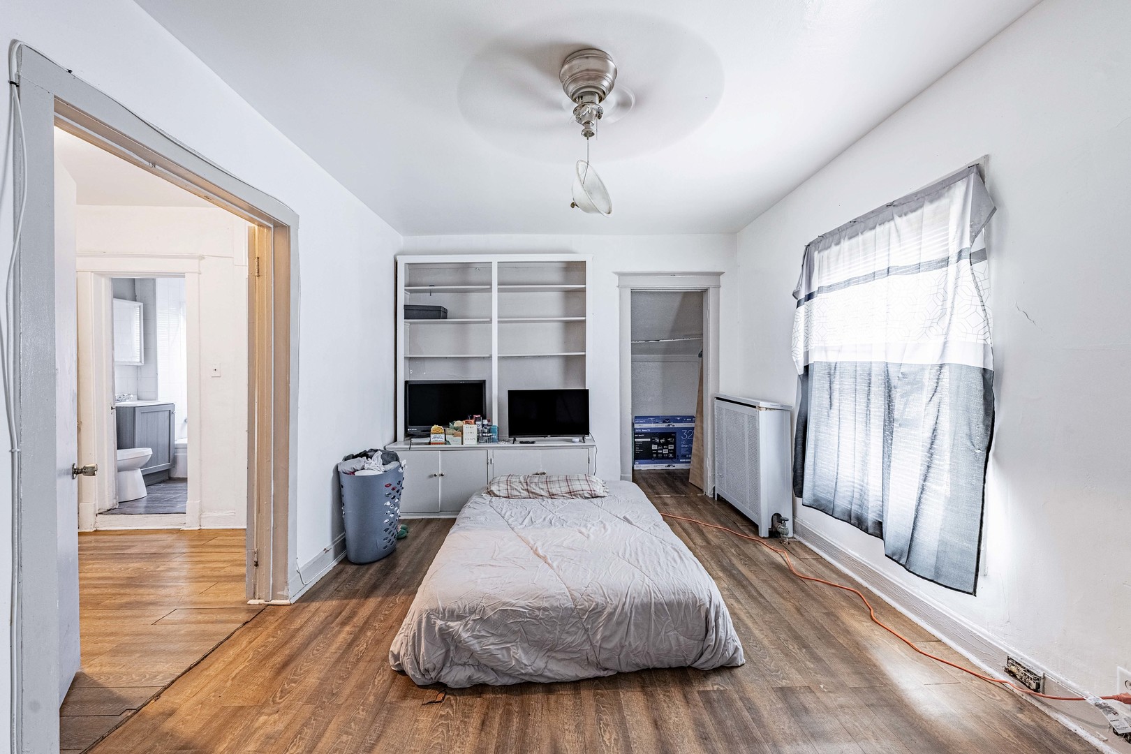 7526 South Merrill Avenue Chicago IL 60649