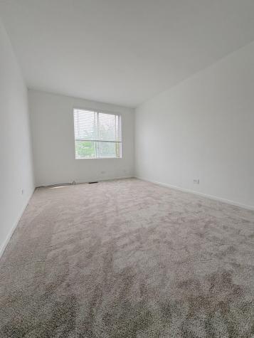 1066 Four Seasons Boulevard Aurora IL 60504
