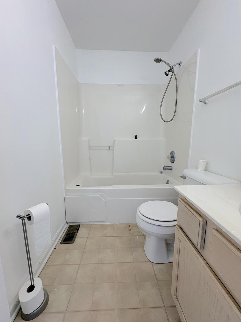 1066 Four Seasons Boulevard Aurora IL 60504