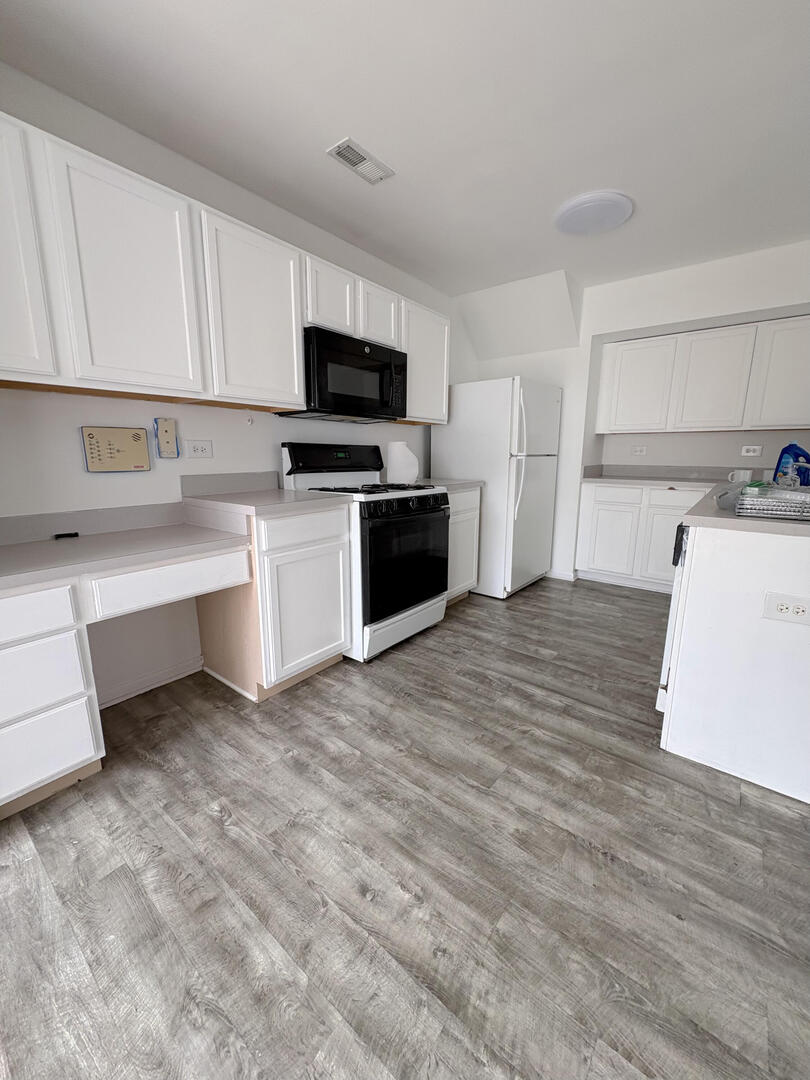 1066 Four Seasons Boulevard Aurora IL 60504