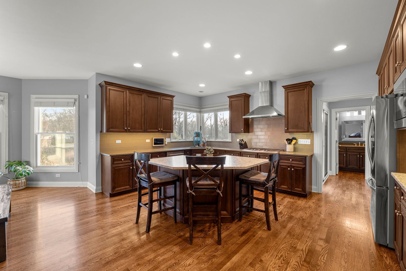 81 Landon Circle Wheaton IL 60189