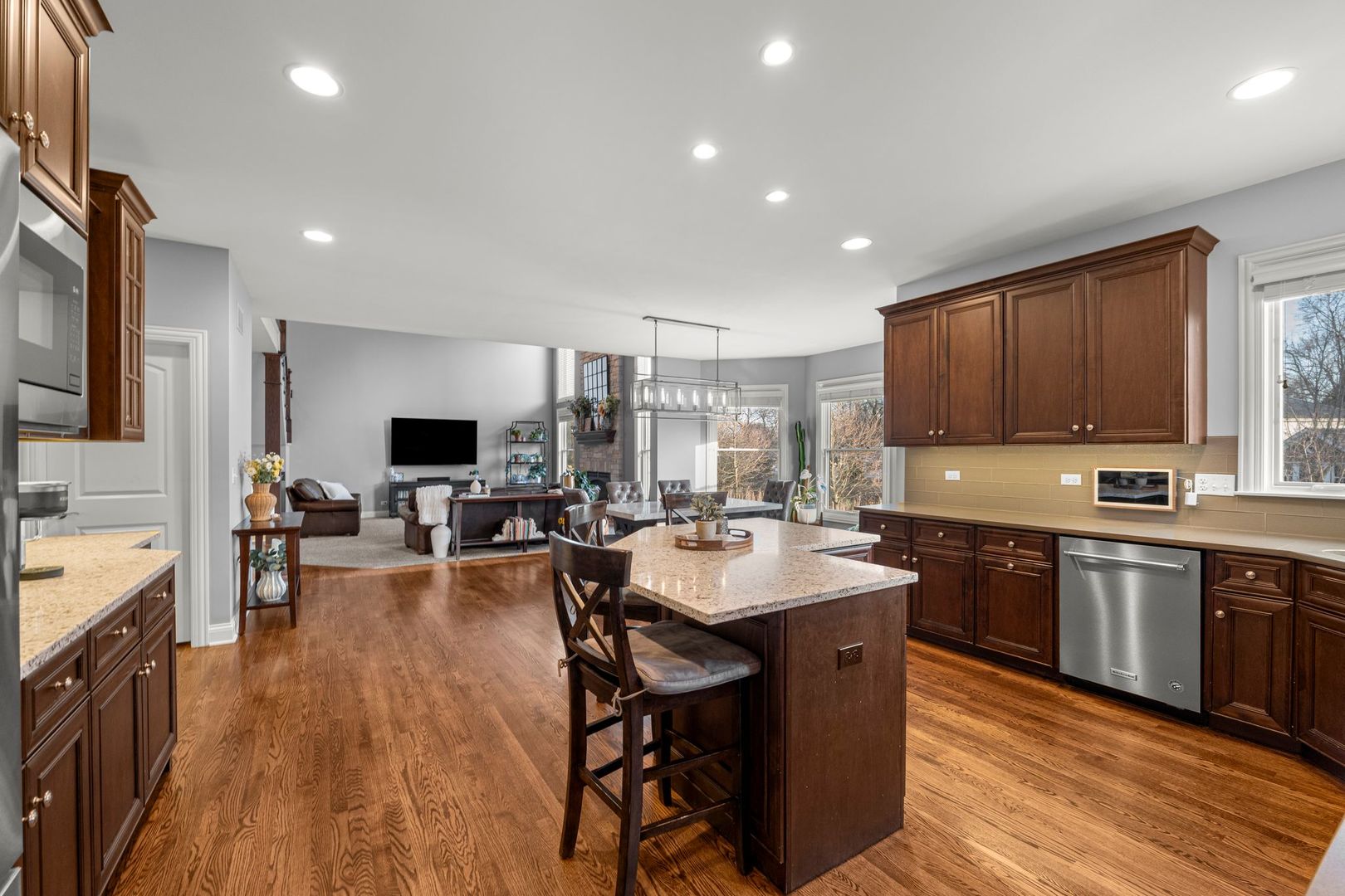 81 Landon Circle Wheaton IL 60189