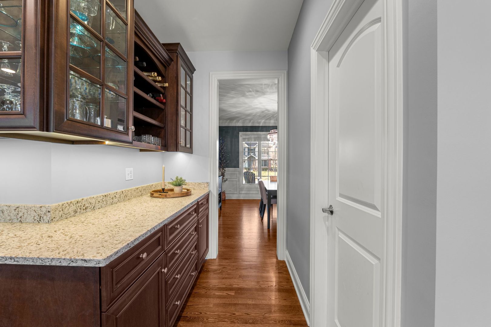 81 Landon Circle Wheaton IL 60189