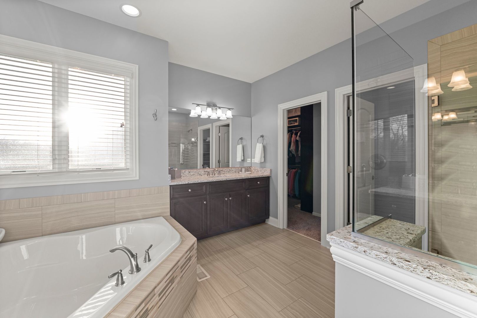 81 Landon Circle Wheaton IL 60189