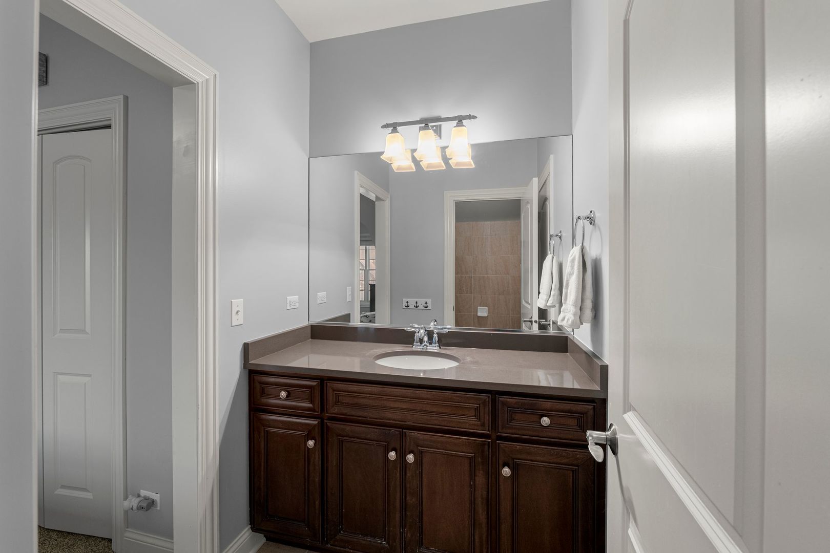 81 Landon Circle Wheaton IL 60189