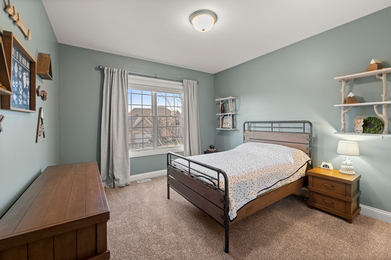 81 Landon Circle Wheaton IL 60189