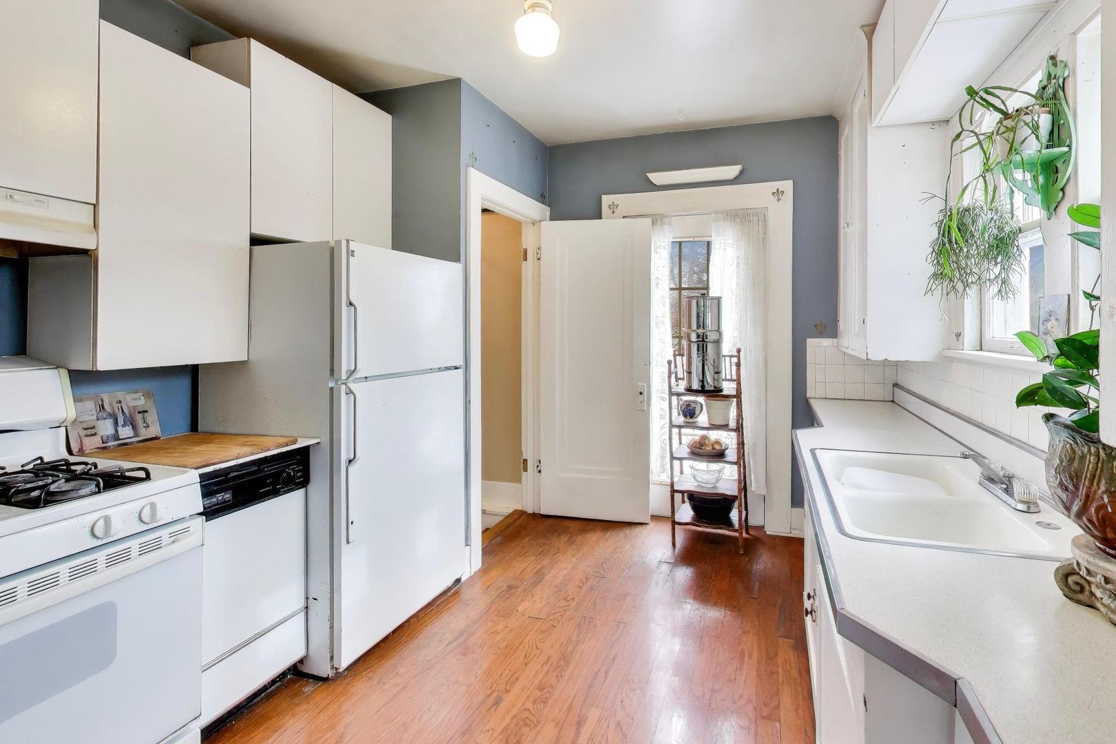 444 South Elmwood Drive Aurora IL 60506