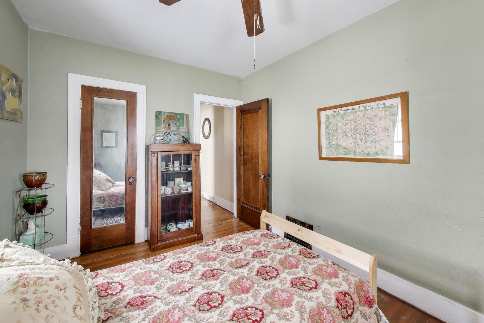 444 South Elmwood Drive Aurora IL 60506