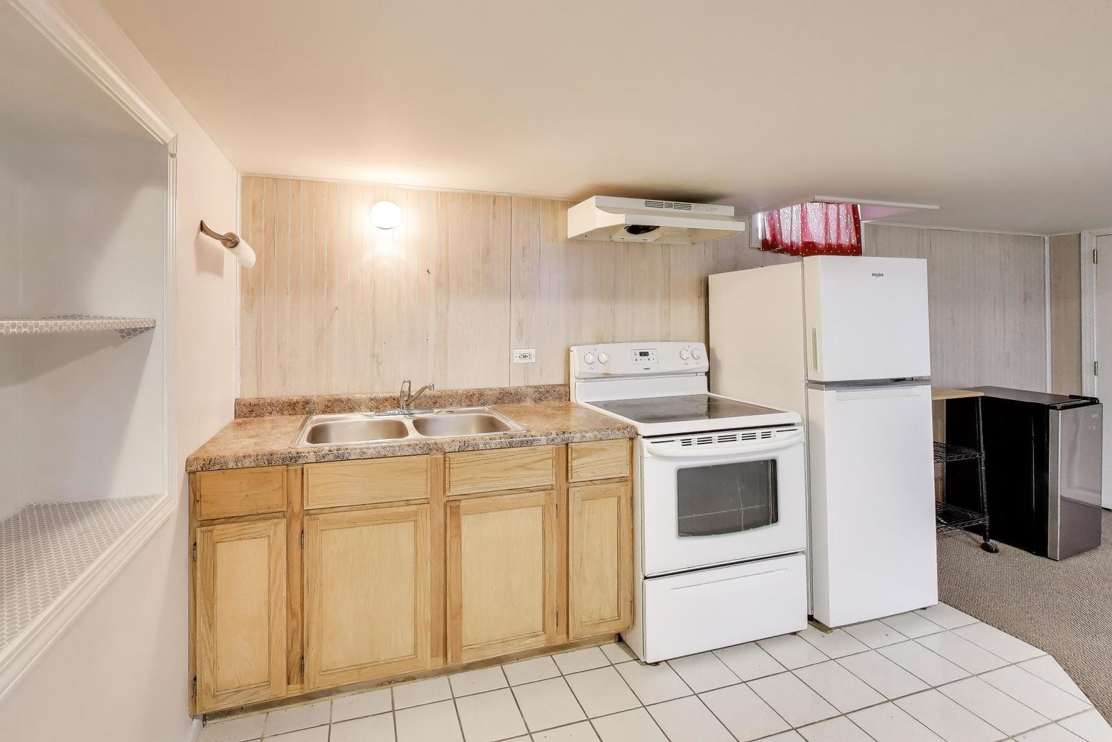 444 South Elmwood Drive Aurora IL 60506