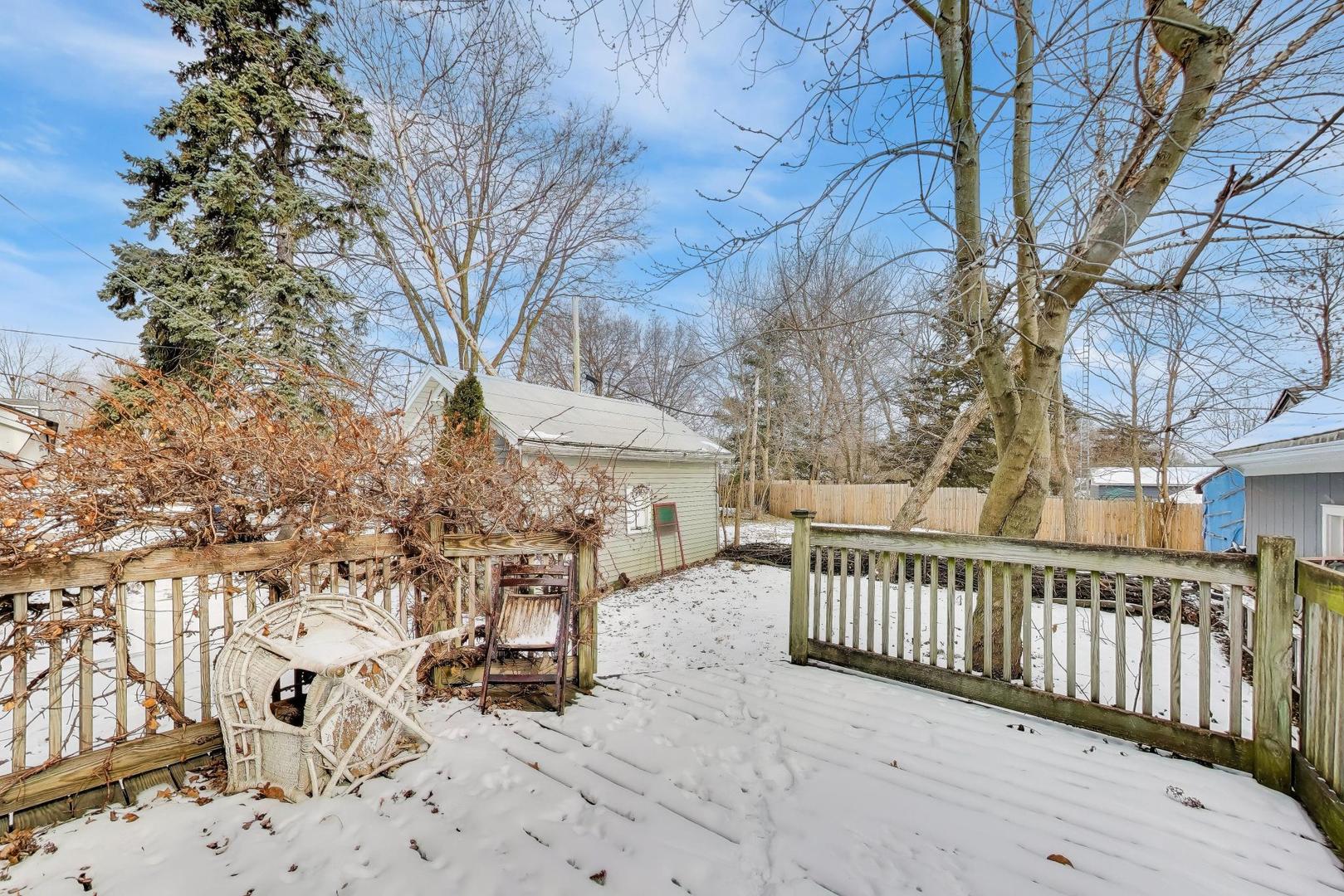 444 South Elmwood Drive Aurora IL 60506