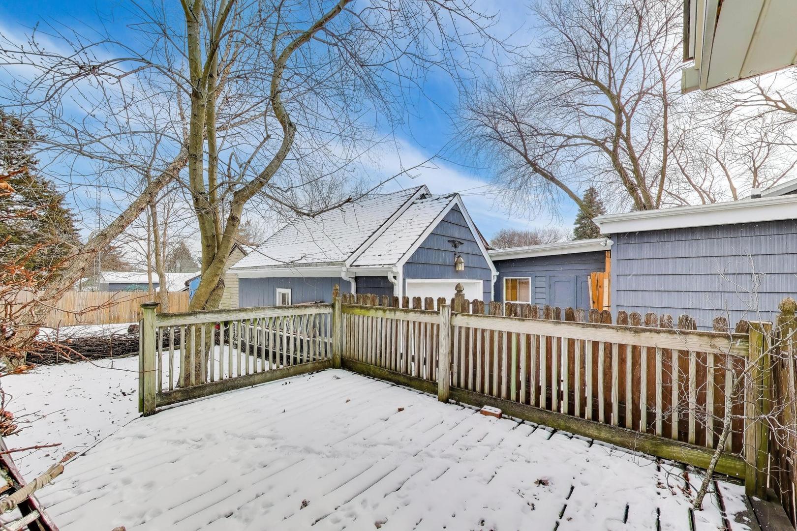 444 South Elmwood Drive Aurora IL 60506
