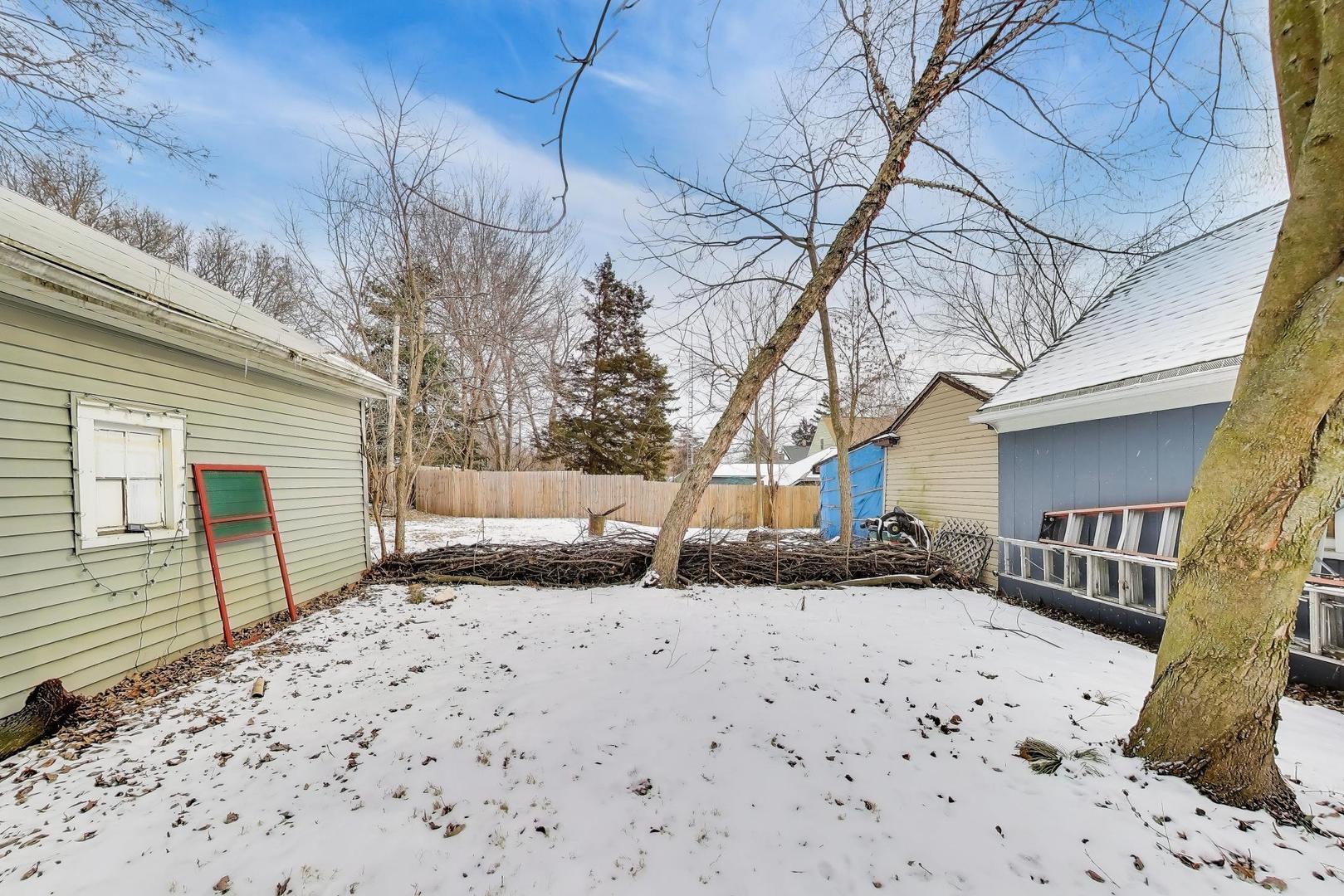 444 South Elmwood Drive Aurora IL 60506