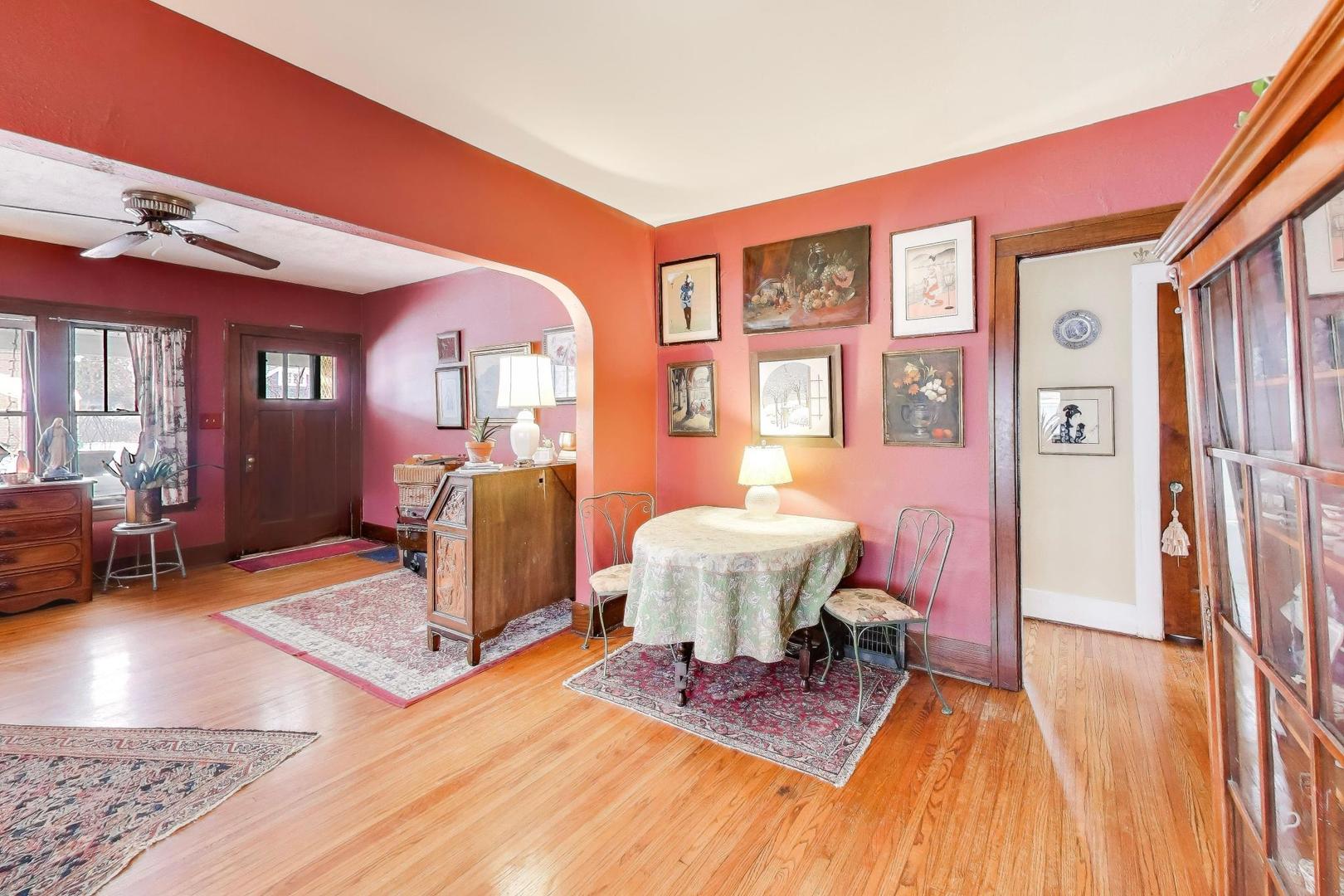 444 South Elmwood Drive Aurora IL 60506