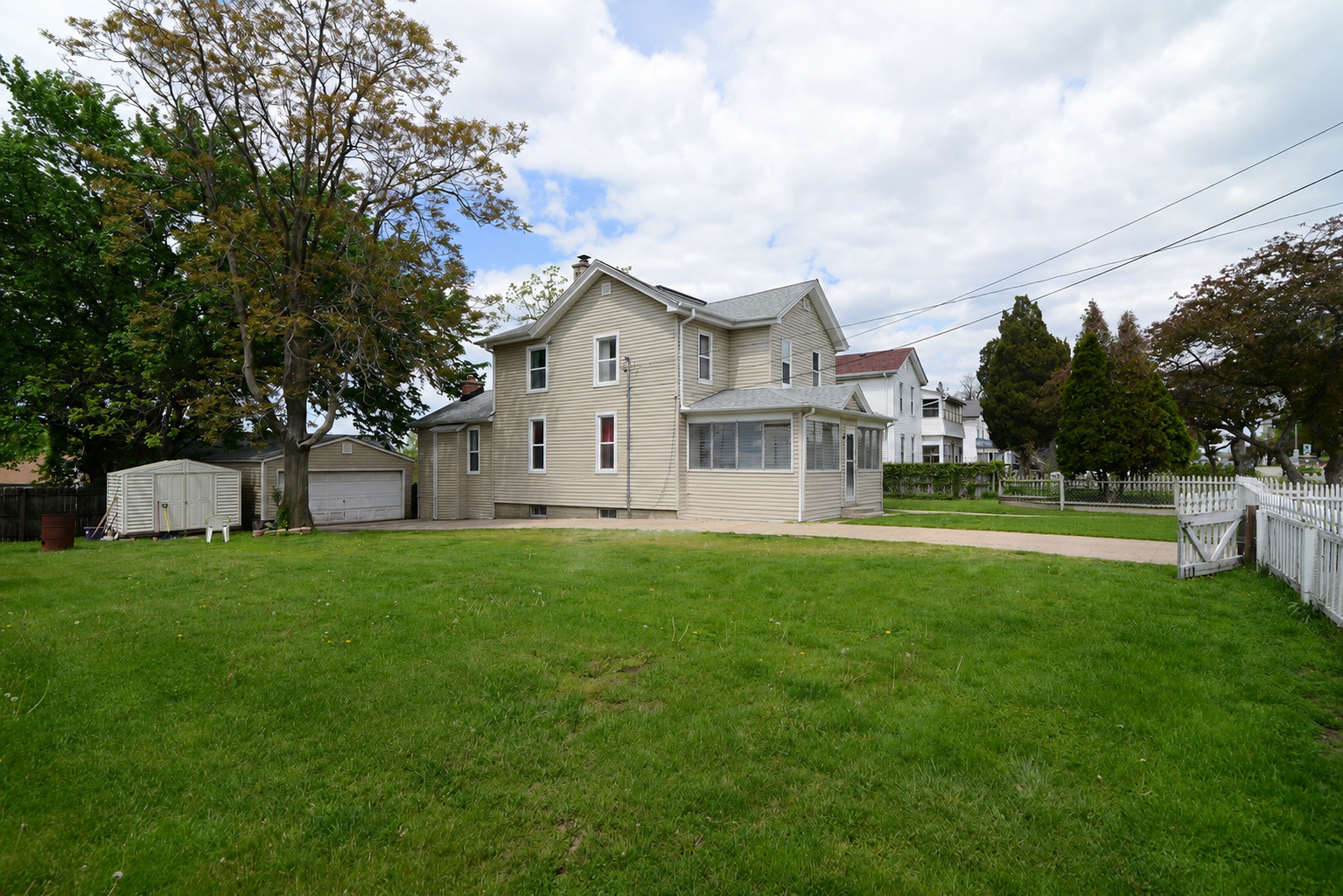 323 South Broadway Avenue Aurora IL 60505