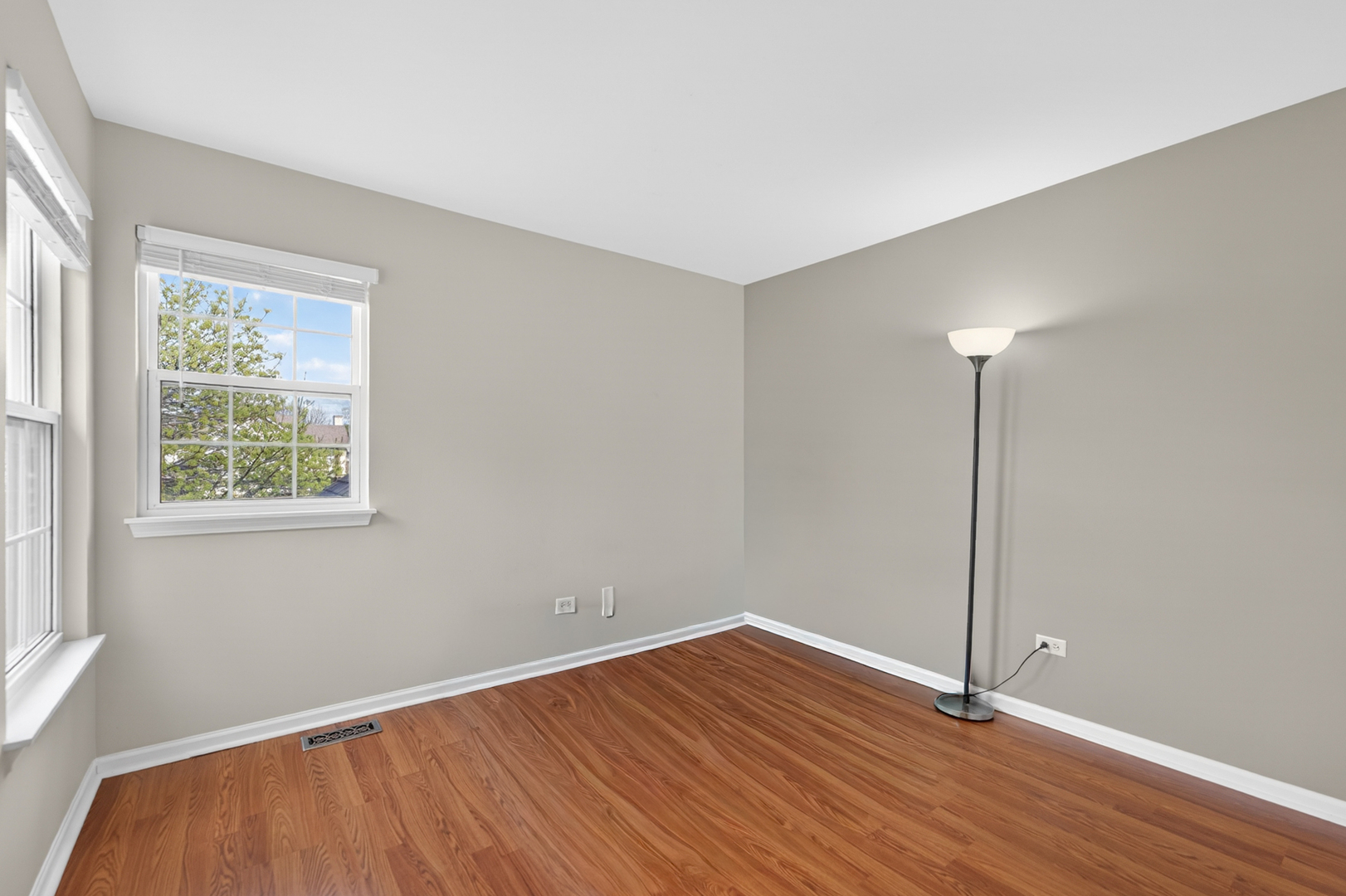 1760 Nature Court Schaumburg IL 60193