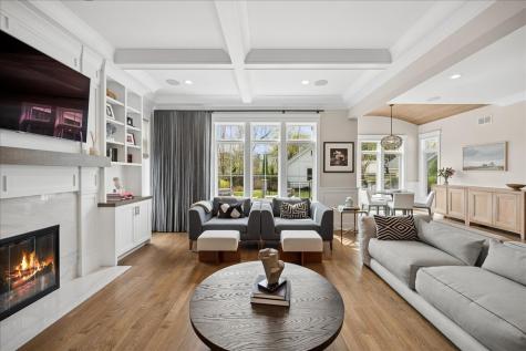 1121 Forest Avenue Wilmette IL 60091