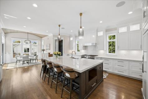 1121 Forest Avenue Wilmette IL 60091