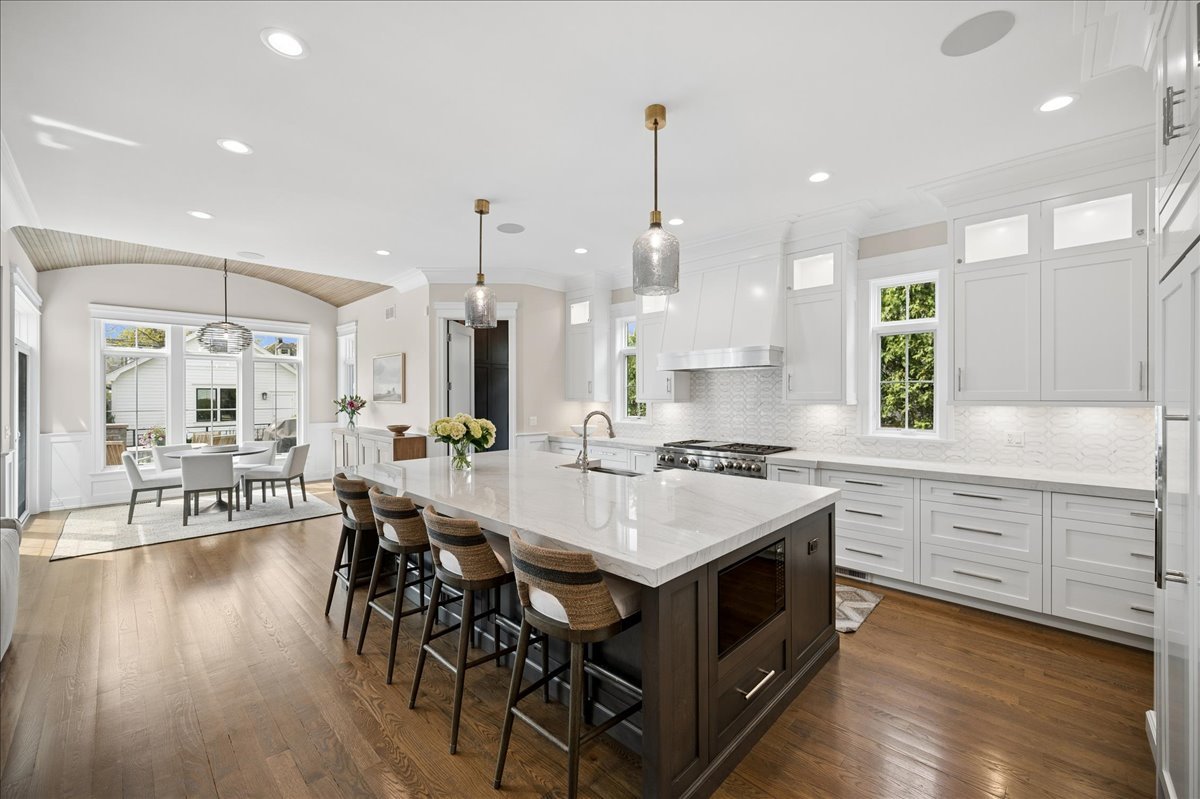 1121 Forest Avenue Wilmette IL 60091