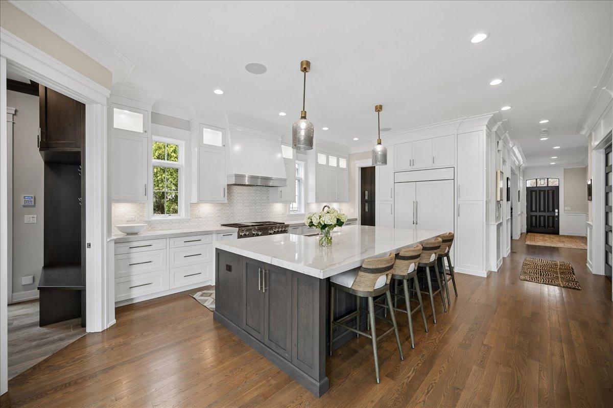 1121 Forest Avenue Wilmette IL 60091