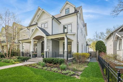 1121 Forest Avenue Wilmette IL 60091