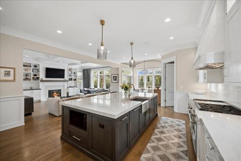 1121 Forest Avenue Wilmette IL 60091