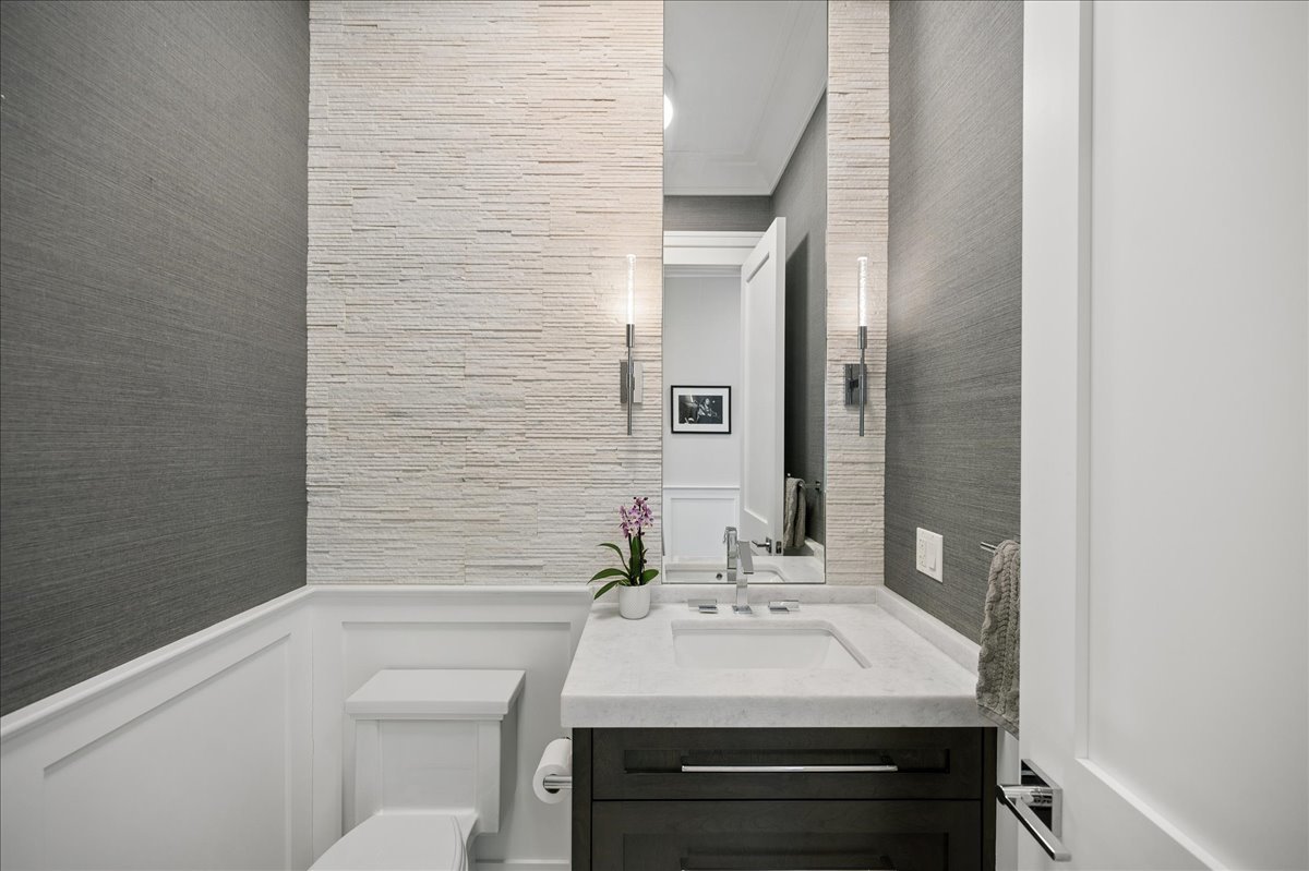 1121 Forest Avenue Wilmette IL 60091