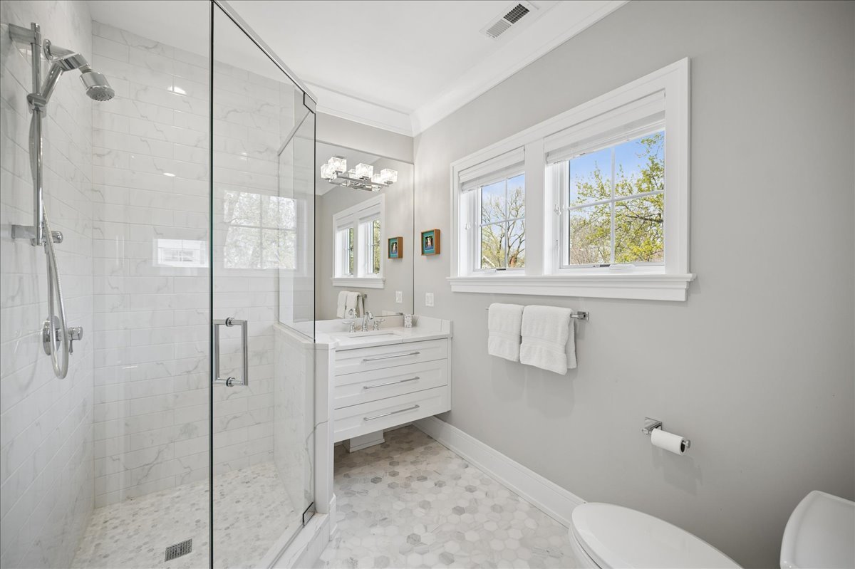 1121 Forest Avenue Wilmette IL 60091
