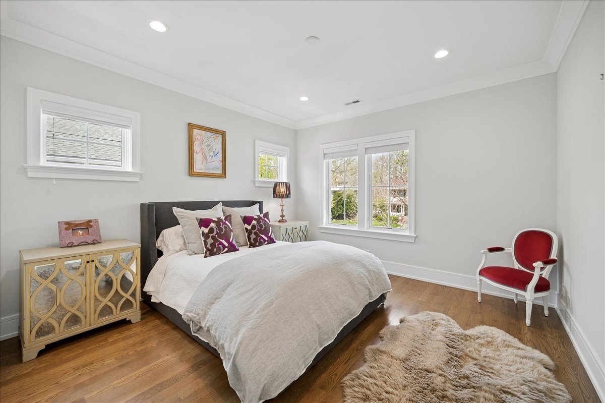 1121 Forest Avenue Wilmette IL 60091
