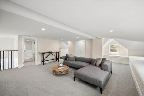 1121 Forest Avenue Wilmette IL 60091