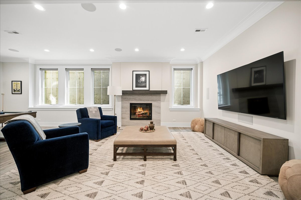 1121 Forest Avenue Wilmette IL 60091