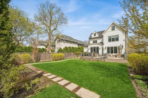 1121 Forest Avenue Wilmette IL 60091