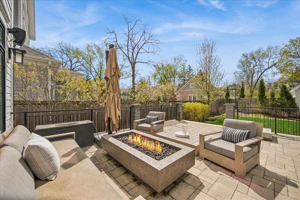 1121 Forest Avenue Wilmette IL 60091