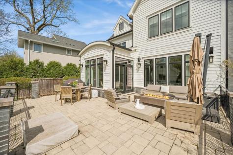 1121 Forest Avenue Wilmette IL 60091