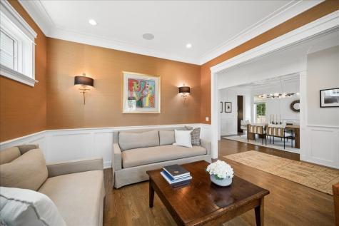 1121 Forest Avenue Wilmette IL 60091